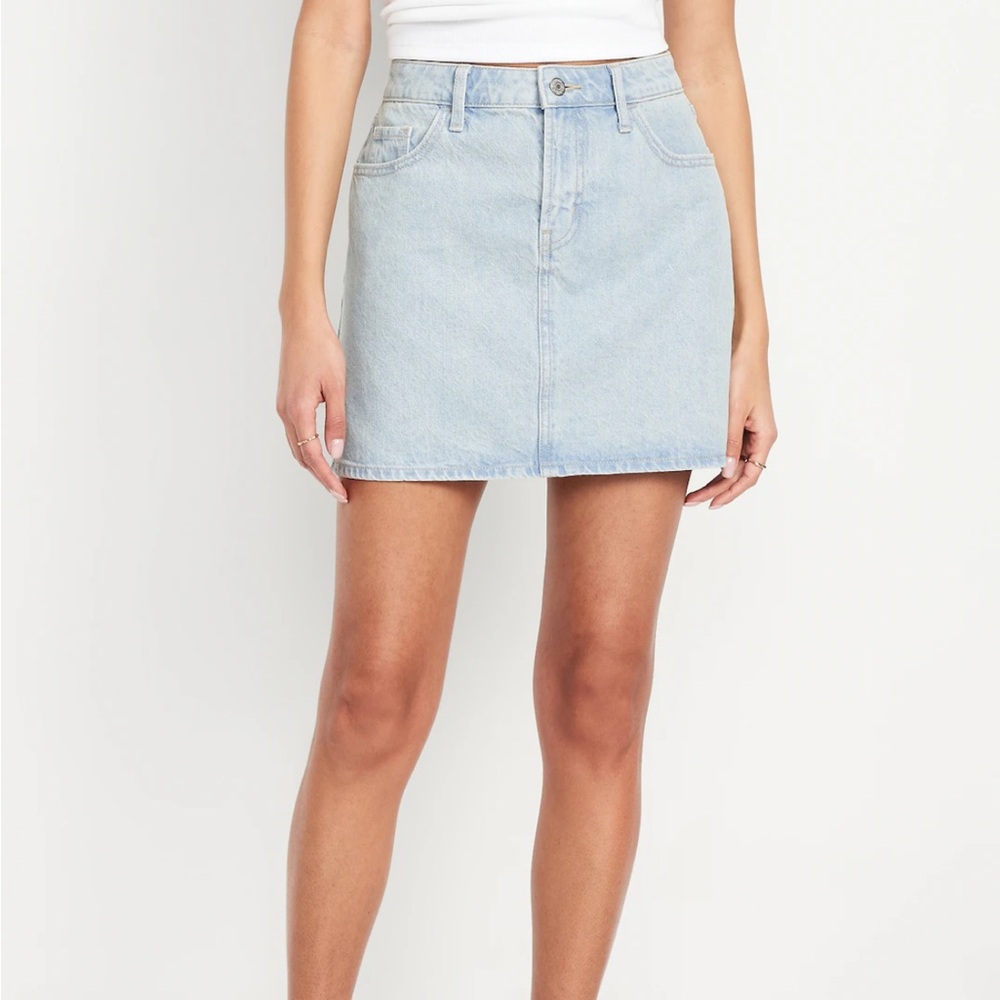 Old Navy Mid-Rise Wow Jean Mini Skirt